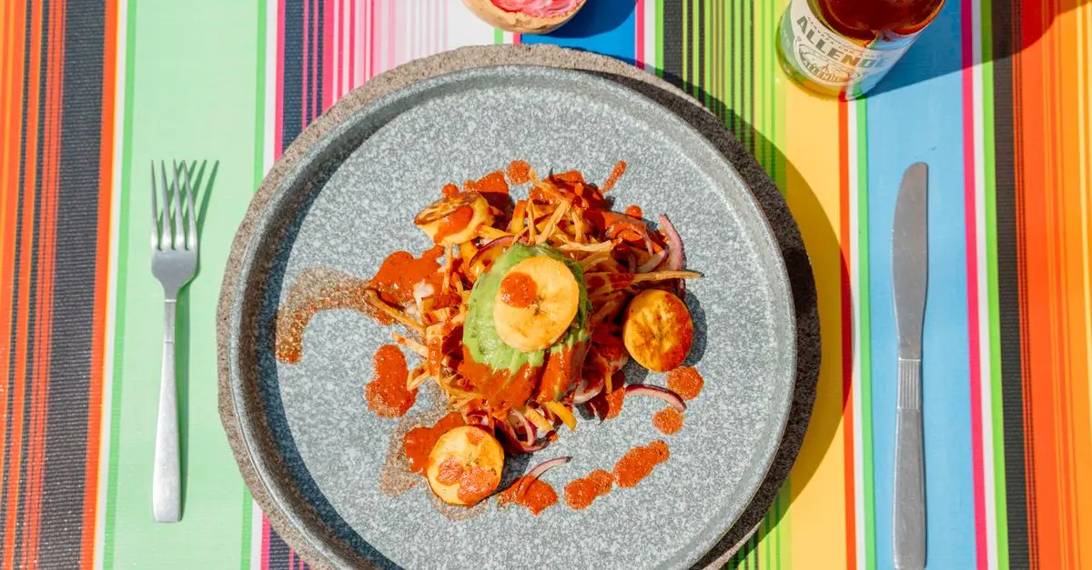 Cómo disfrutar de una cena temática en casa para impresionar a tus amigos